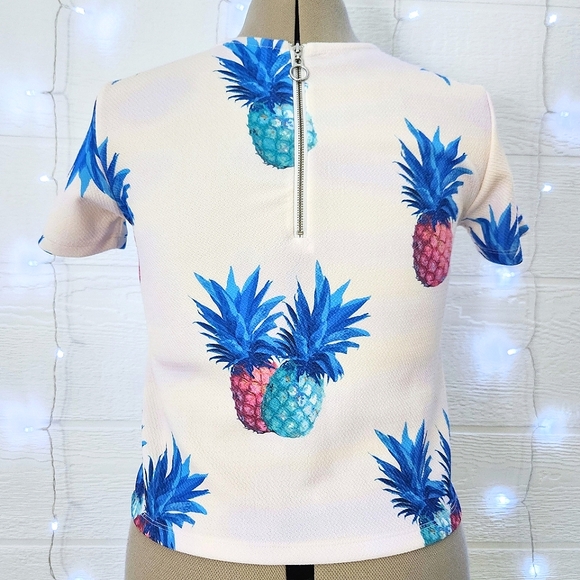Simons Icōne Pineapple Print Cropped Tee - Size XS - Picture 3 of 6